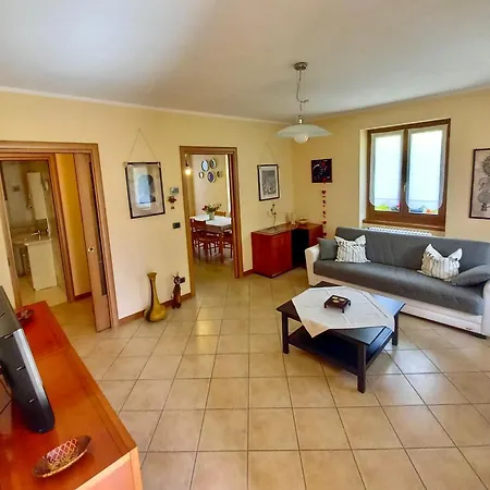 Nyaraló Comfortable With Private Garden - Center Colico